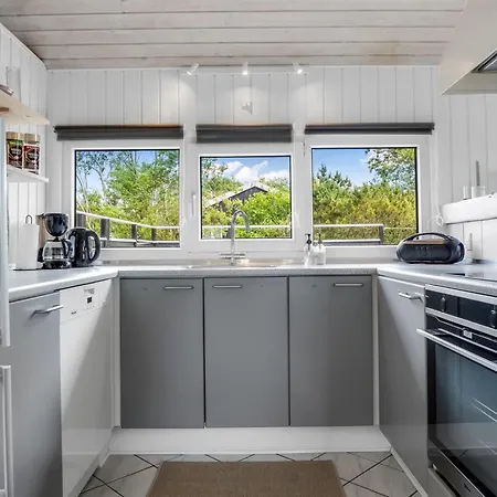 Apelone - 800m From The Sea By Interhome *