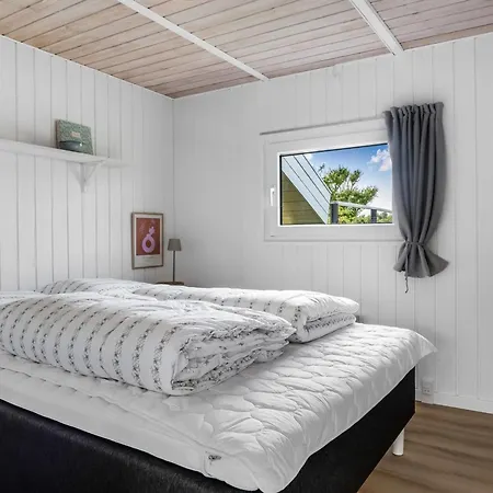 Apelone - 800m From The Sea By Interhome