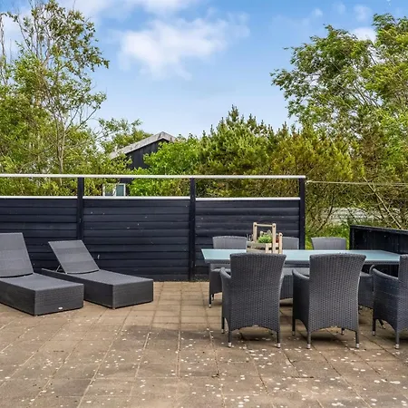 Apelone - 800m From The Sea By Interhome *